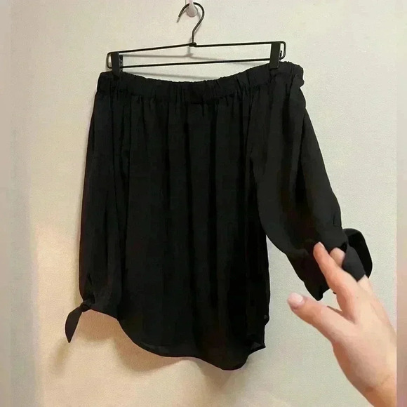 Express - Women’s Black Off the Shoulder 3/4 Bow Sleeve Blouse - Size Small - Picture 6 of 6